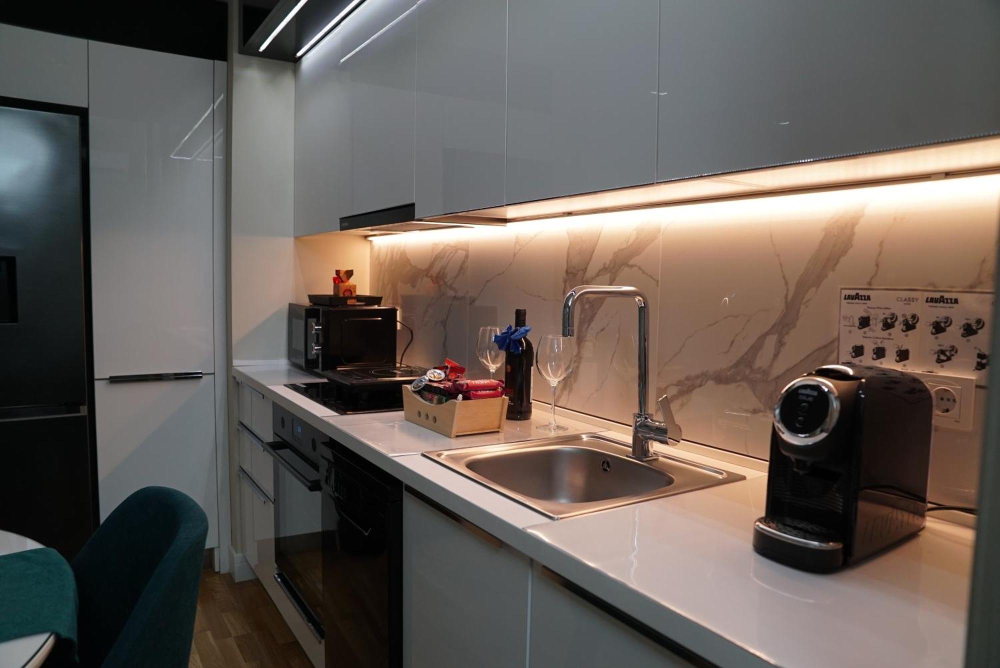 Diamond 72 Apartment , Skopje City - Center, Diamond Residences, Free Parking 외부 사진